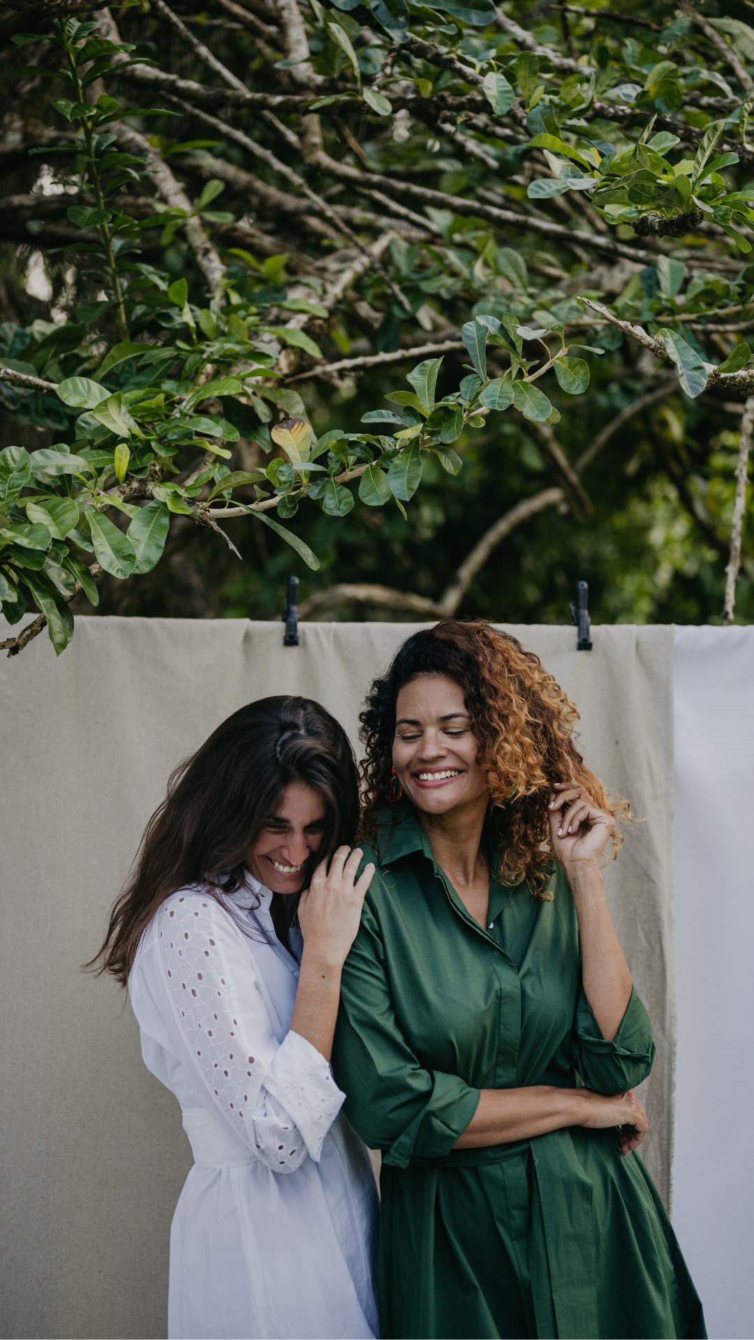 La Robe Aurelia courte avec Broderie Alamanda
